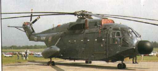 Super Frelon de la Aeronavale con camuflaje gris